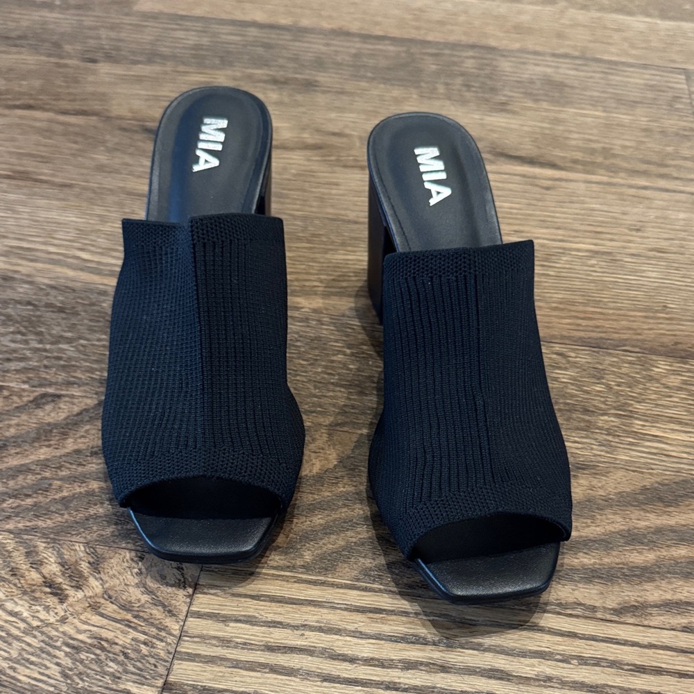 ✅ MIA Black Knit Peep-Toe Block Heel Mules Never Worn